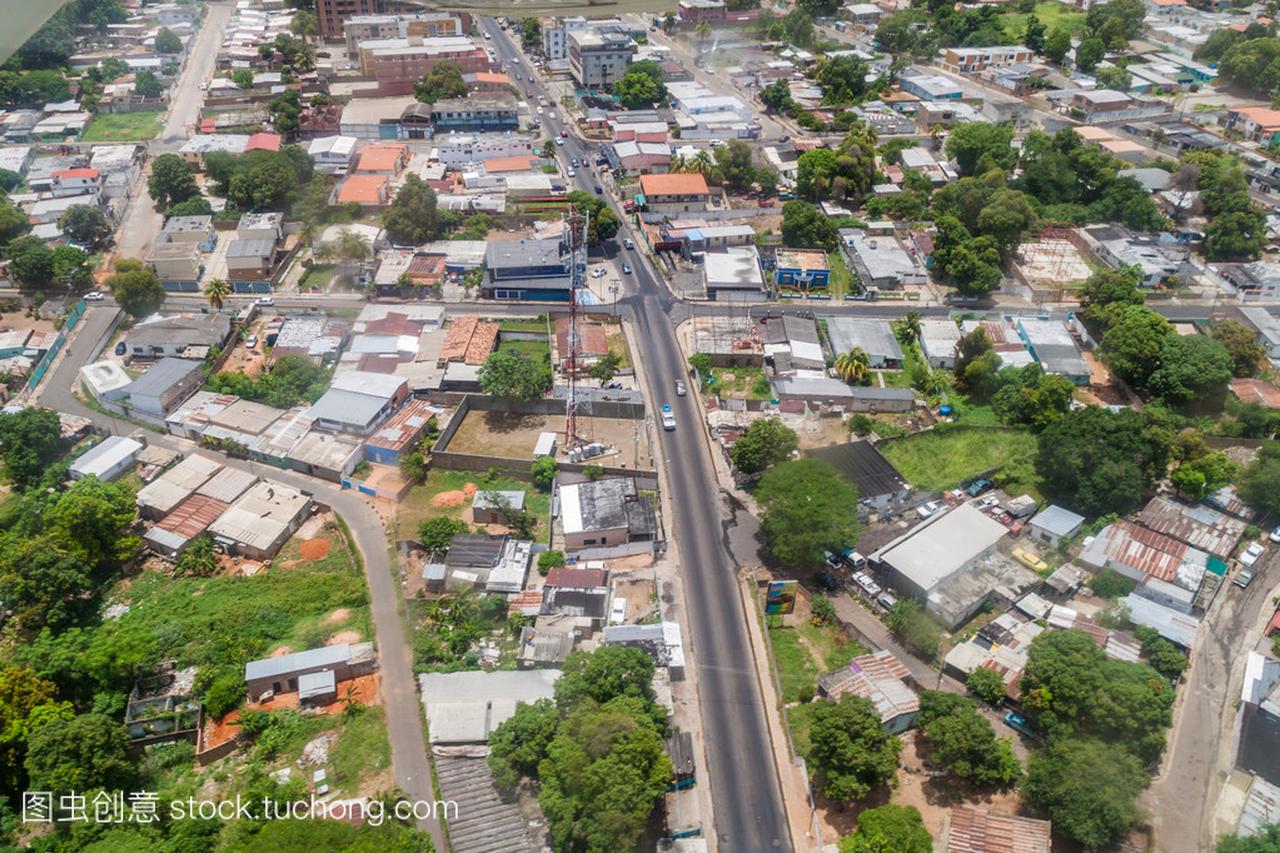 委内瑞拉玻利瓦尔城郊区的鸟瞰图