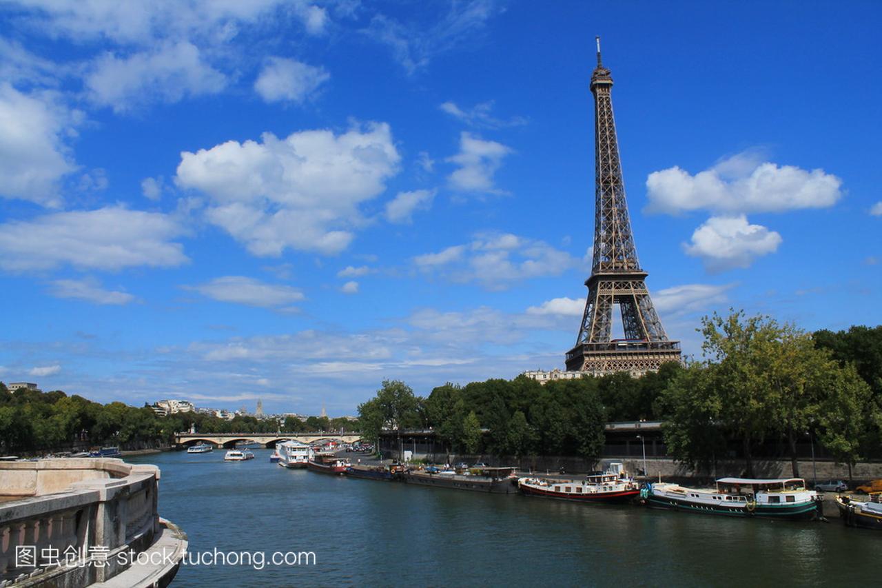 埃菲尔铁塔在巴黎,资本和法国人口最多城市