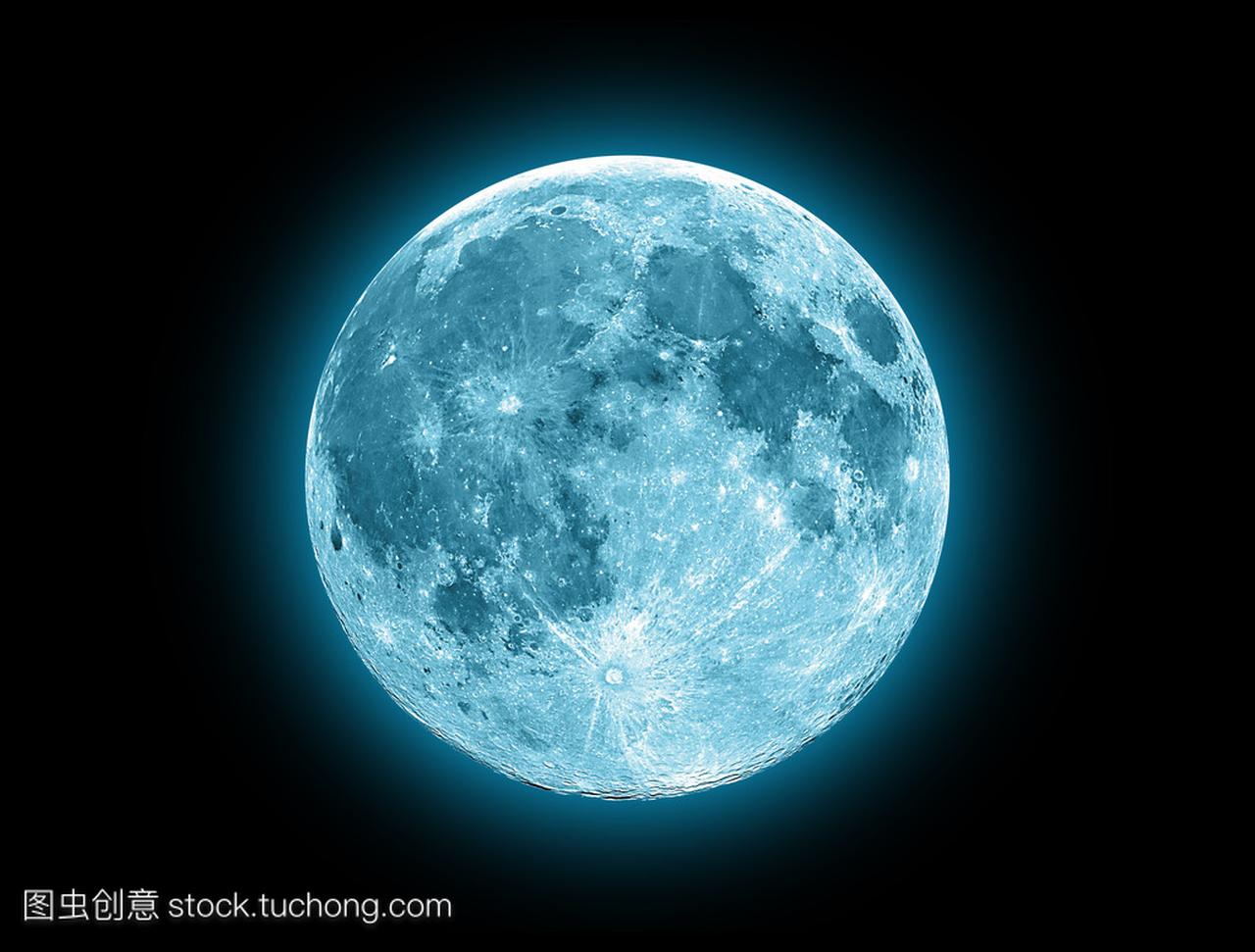 孤立在一个黑色的蓝色月亮