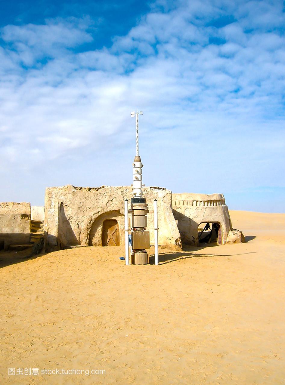撒哈拉沙漠,突尼斯-2008 年 1 月 3 日︰ 废弃的