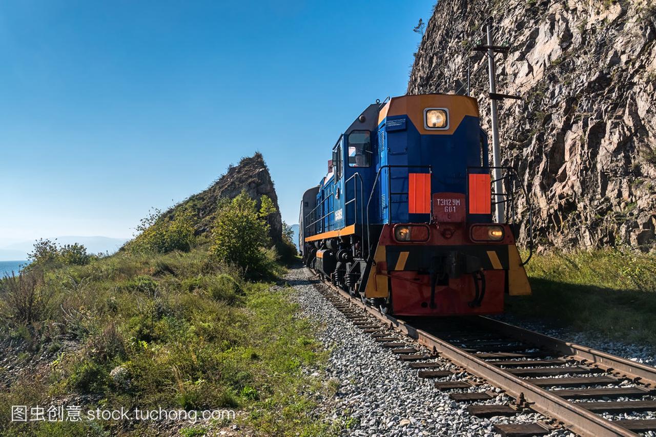 9 月 15 日,俄罗斯旅游列车骑环贝加尔湖 R