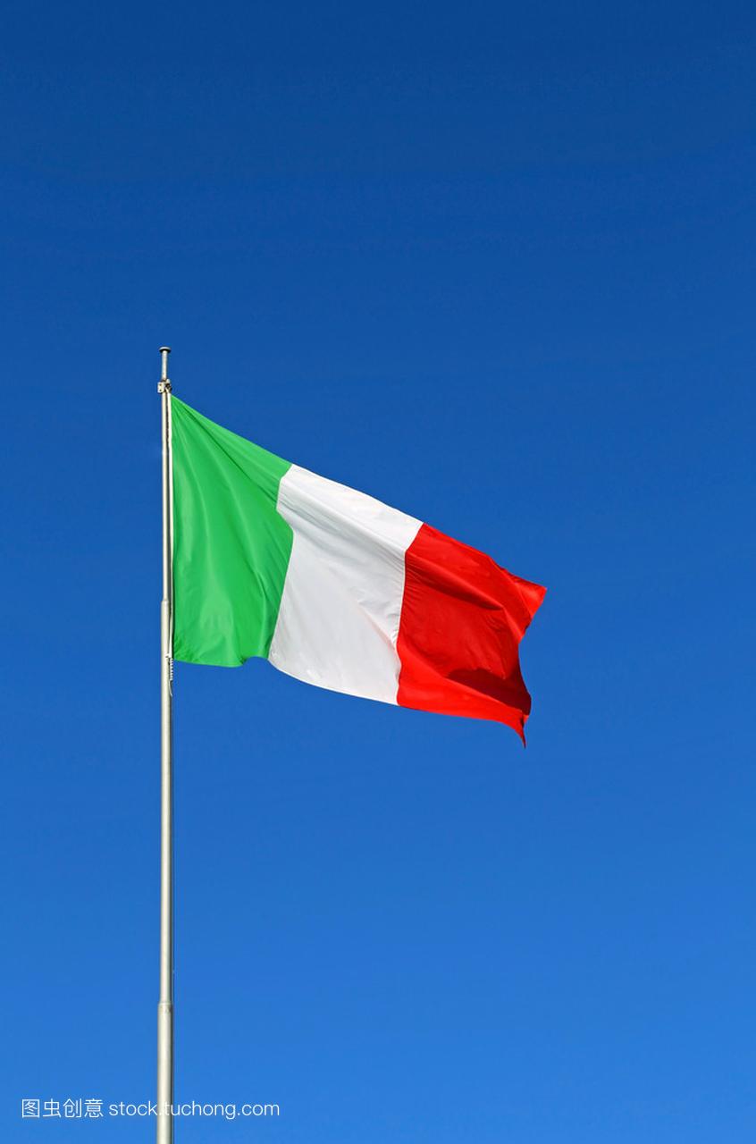 巨大的意大利国旗颜色红色白色和绿色与基本法