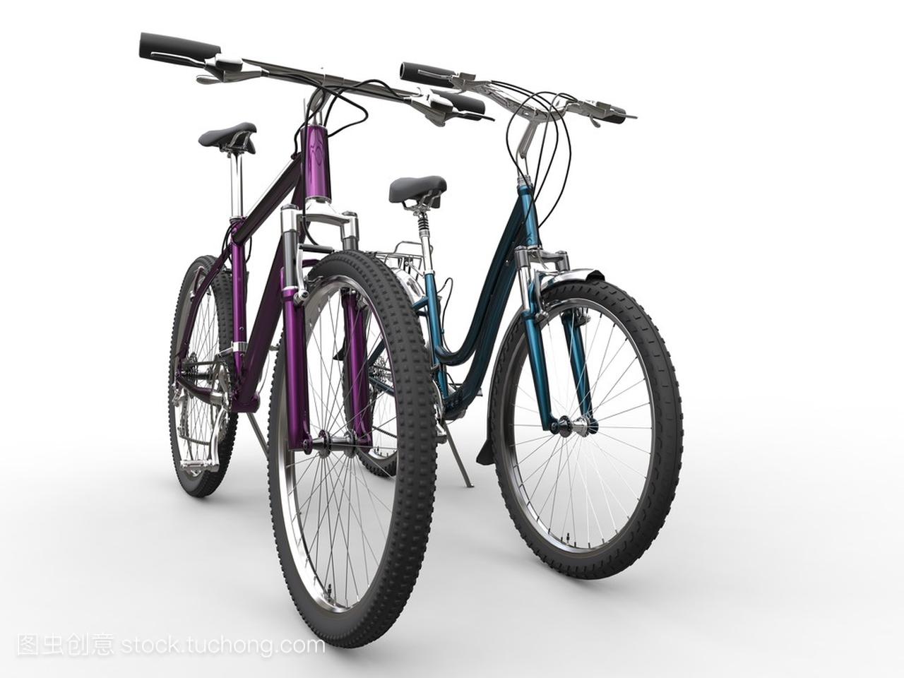 两个现代自行车-金属颜色-不同的模型