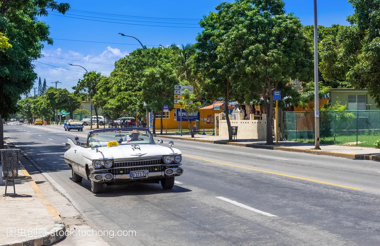 美国在古巴-意甲古巴 2016年报告文学街的白色
