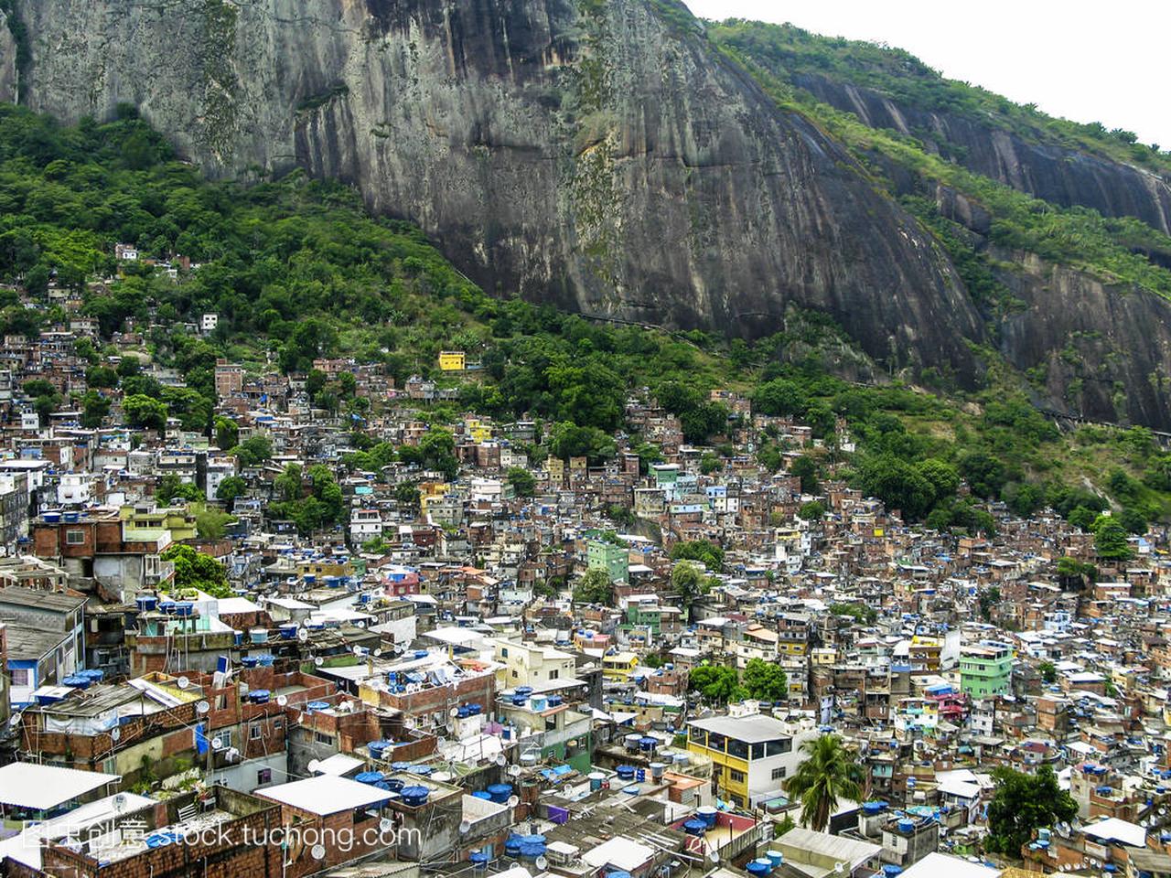 山由穷人的房子-贫民窟-里约热内卢