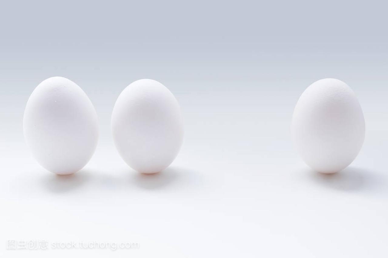 三个白蛋