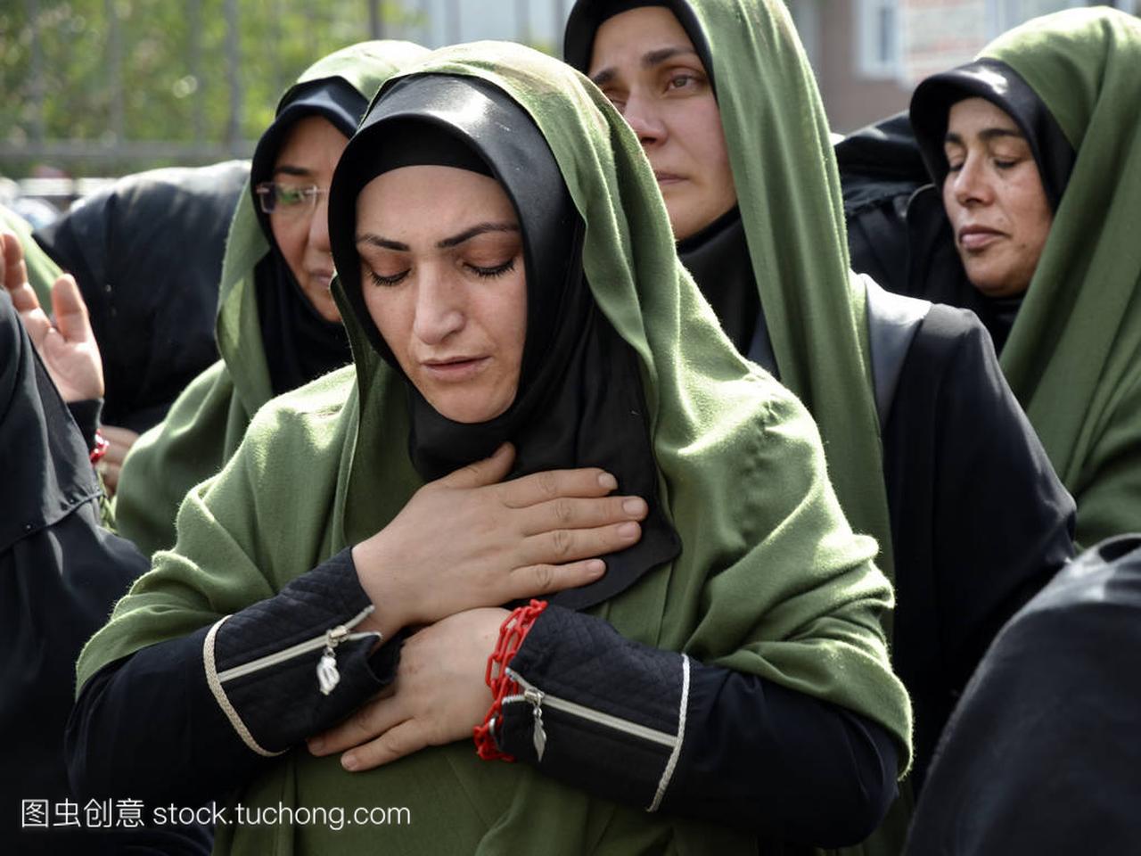 什叶派穆斯林妇女哀悼期间,阿舒拉节