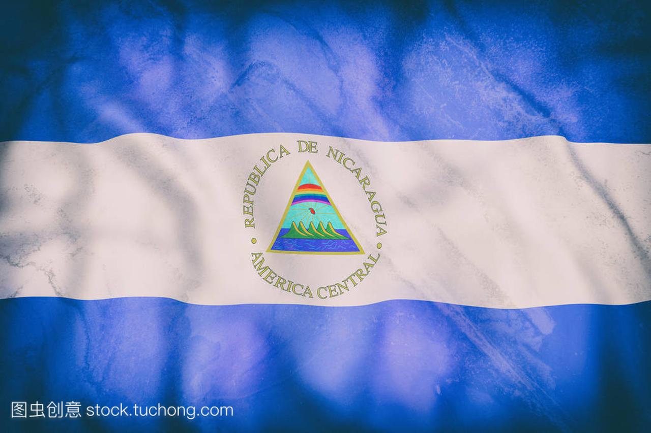尼加拉瓜共和国国旗飘扬