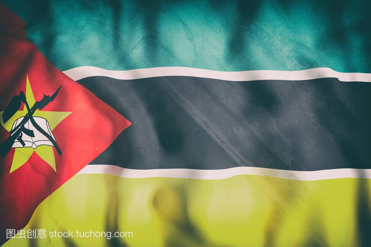 莫桑比克共和国国旗飘扬