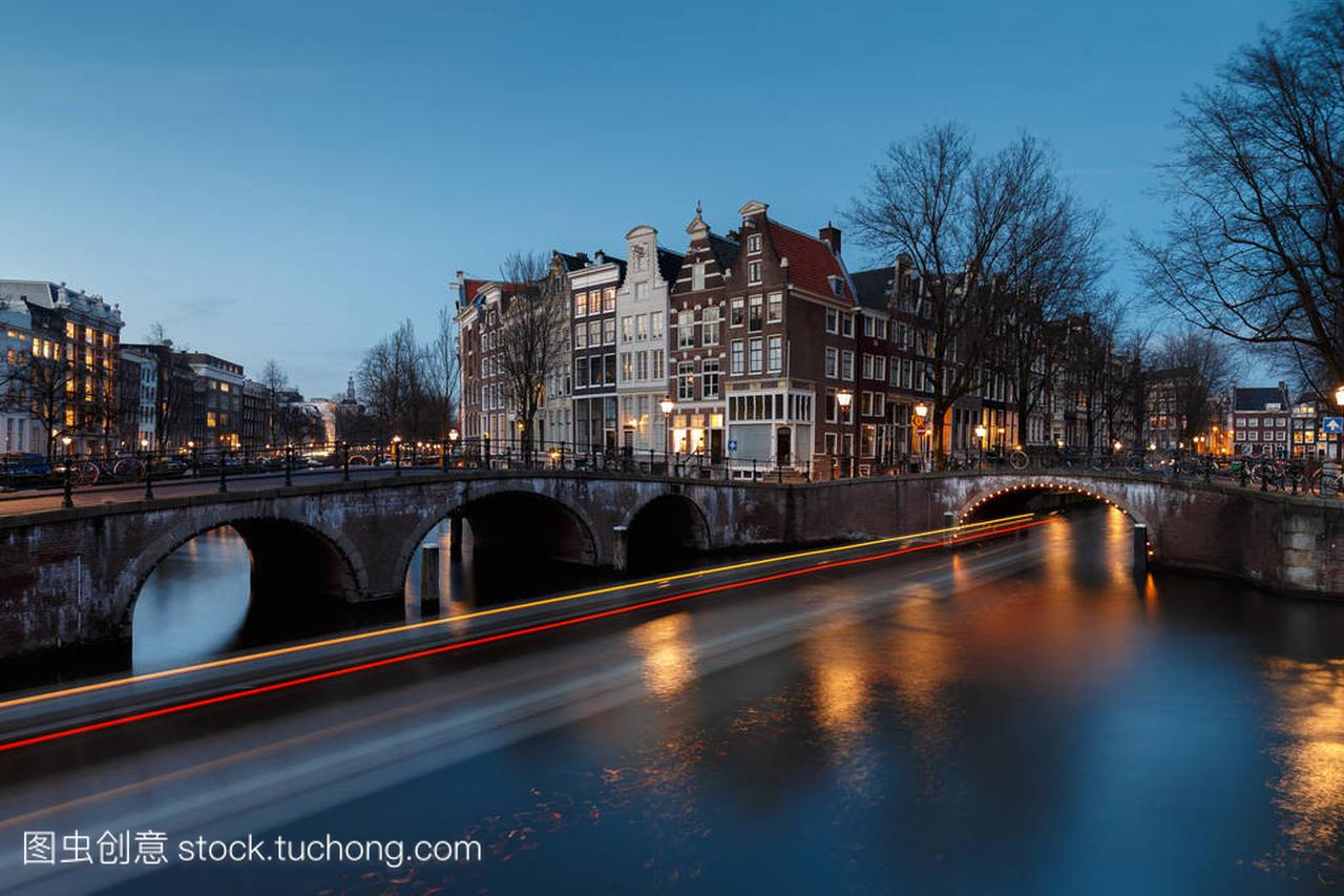 阿姆斯特丹著名的运河城市景观