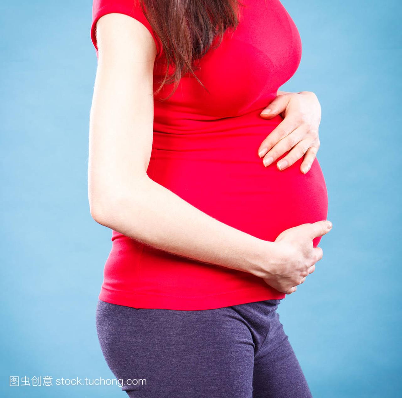 孕妇的肚子痛,摸她的肚子,痛在怀孕和流产的风