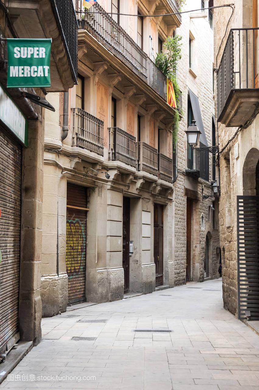 狭窄的街道,在巴塞罗那哥特区