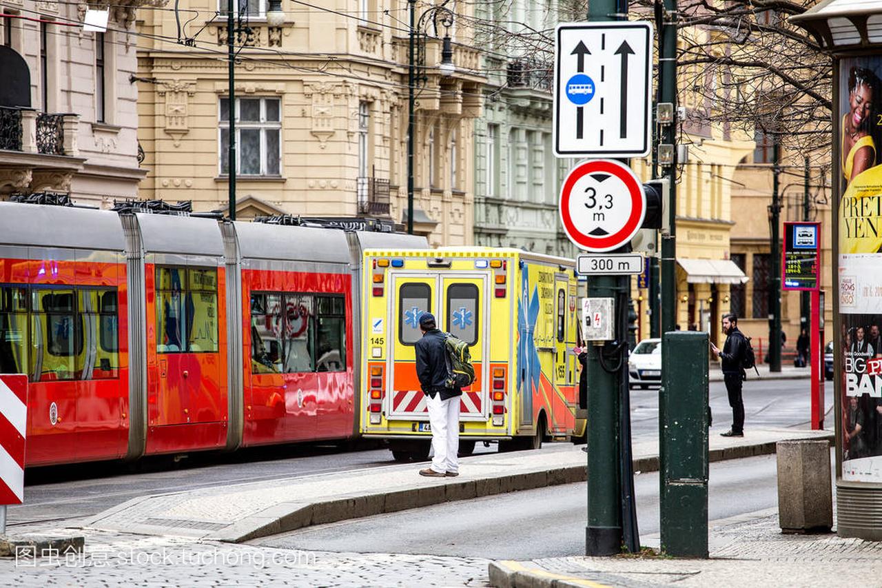 布拉格,捷克共和国-2017 年 3 月 18 日︰ 紧急救
