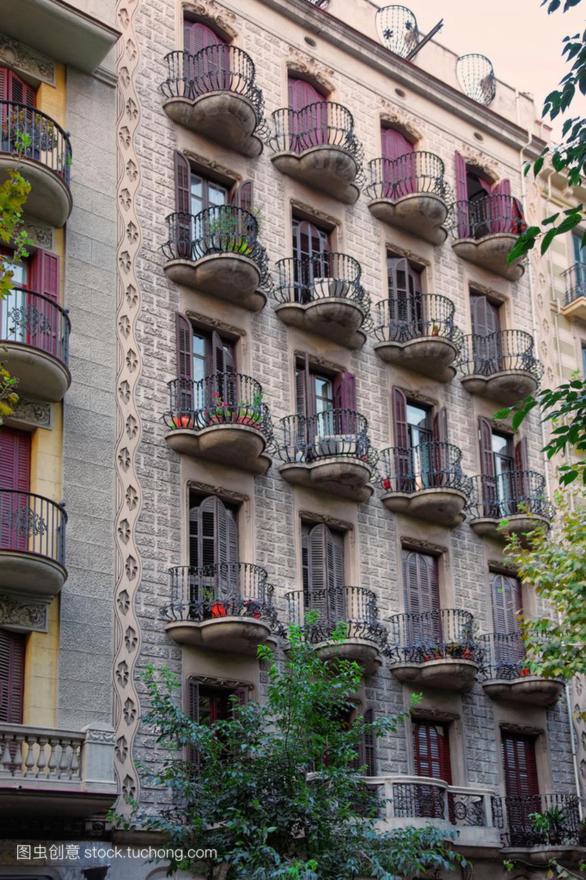 在巴塞罗那市中心的 Modernisme 风格的建筑