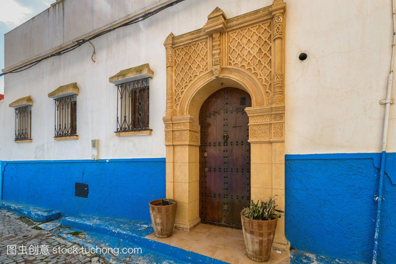 狭窄的胡同,在麦地那拉巴特,摩洛哥