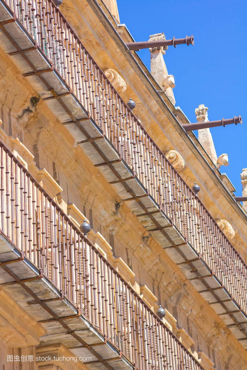 萨拉曼卡,西班牙的马约尔广场的阳台