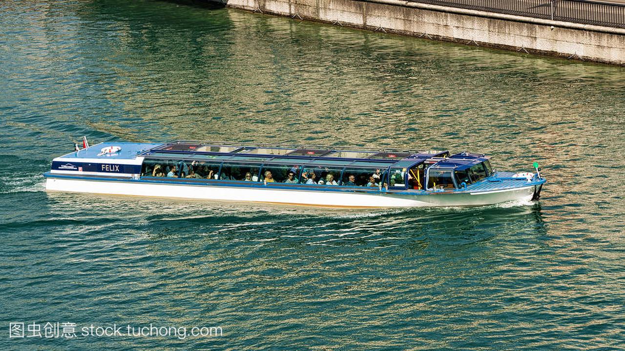 在利马河在苏黎世瑞士游客游览船