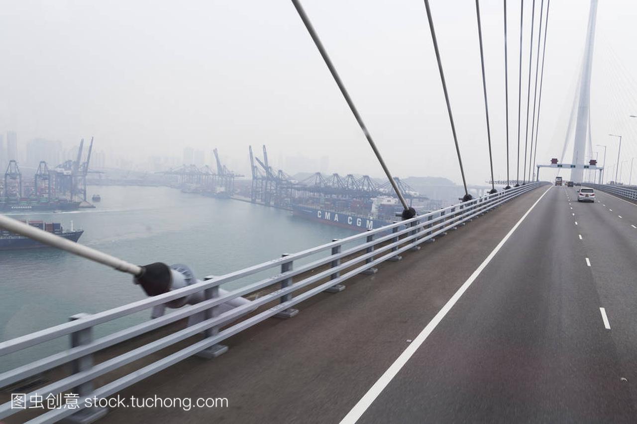 香港城市通往大桥