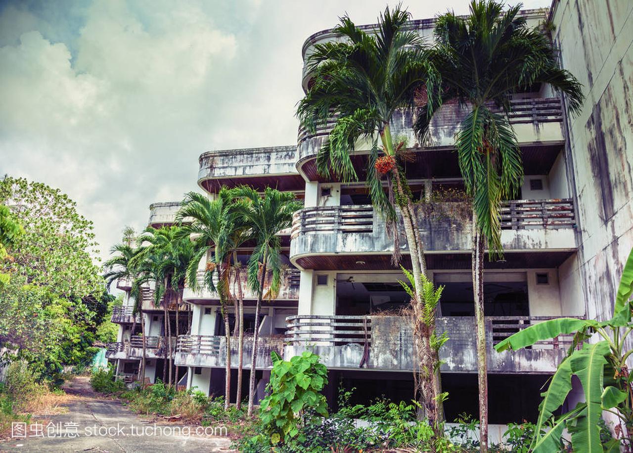 2004 年海啸后的废弃的酒店