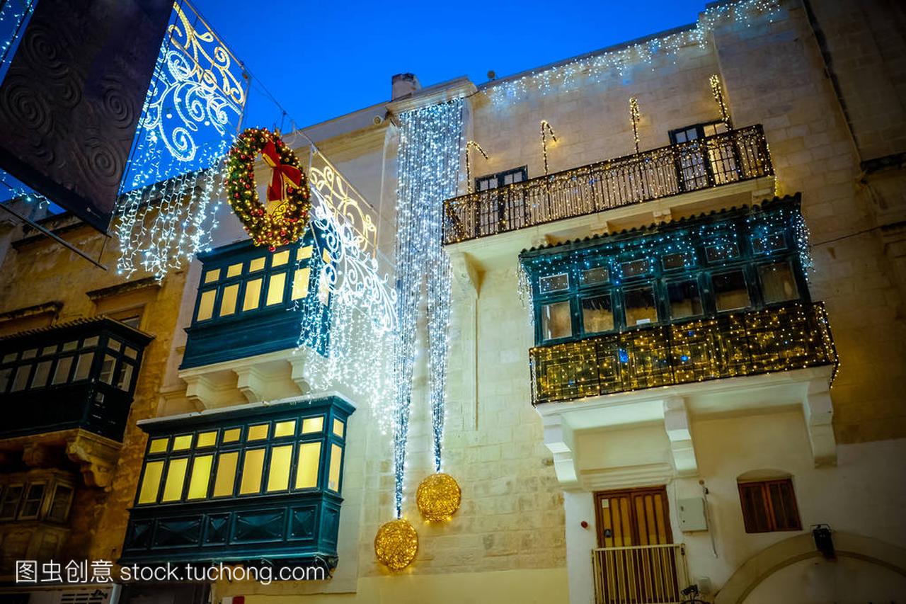 圣诞节在瓦莱塔-马耳他。节日装饰上城市圣