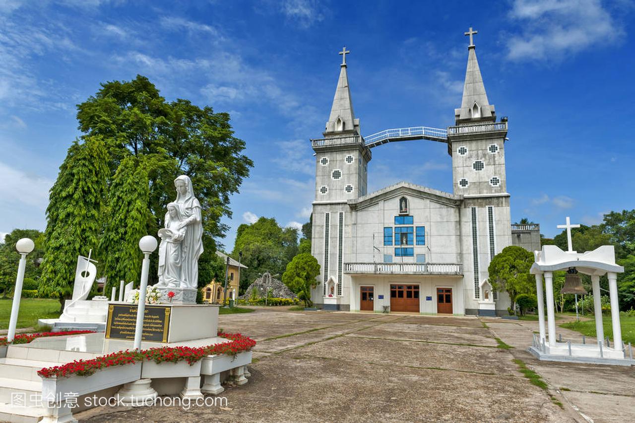 那空拍侬、 泰国-五月 2017年: 圣安娜弄胜天主