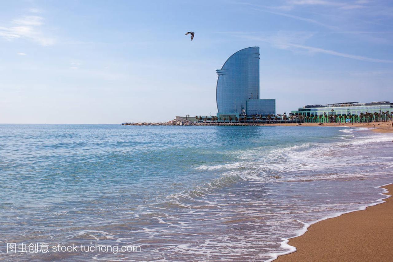 巴塞罗那海滩和酒店船帆