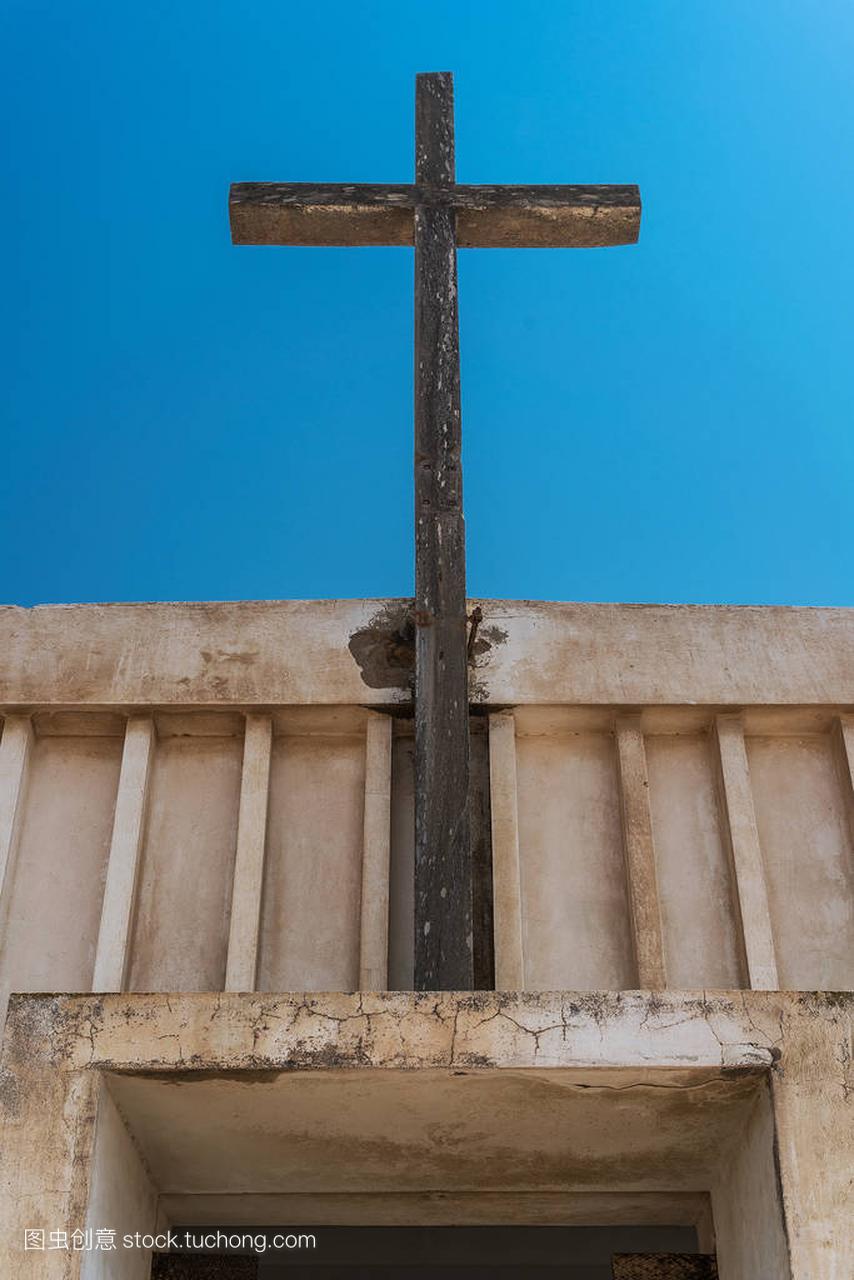 纳米沙漠中的废弃教堂安哥拉, 葡萄牙殖民地时