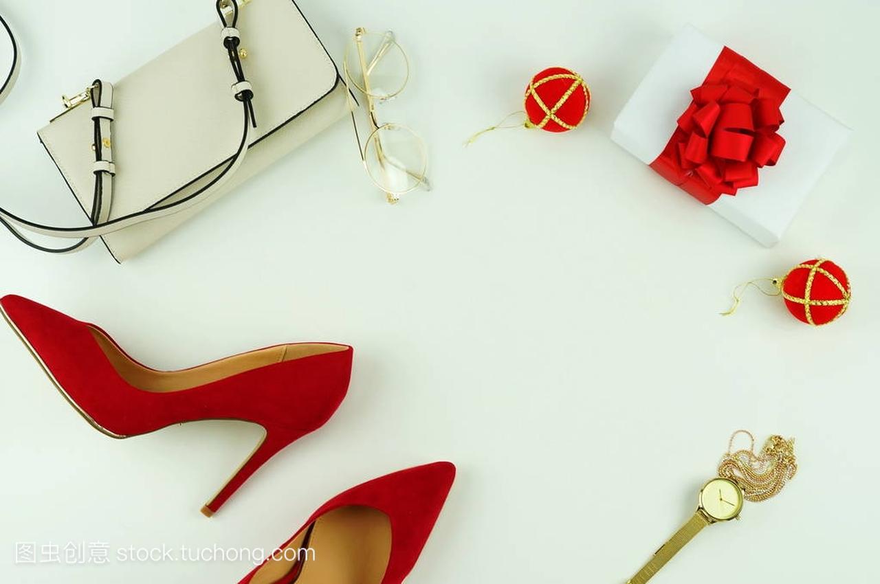 时尚女装时尚配件红高跟鞋, 白色包, 眼镜, 手表