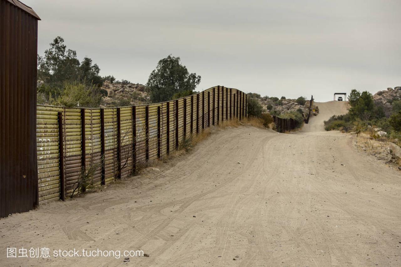 美国与墨西哥的边界墙