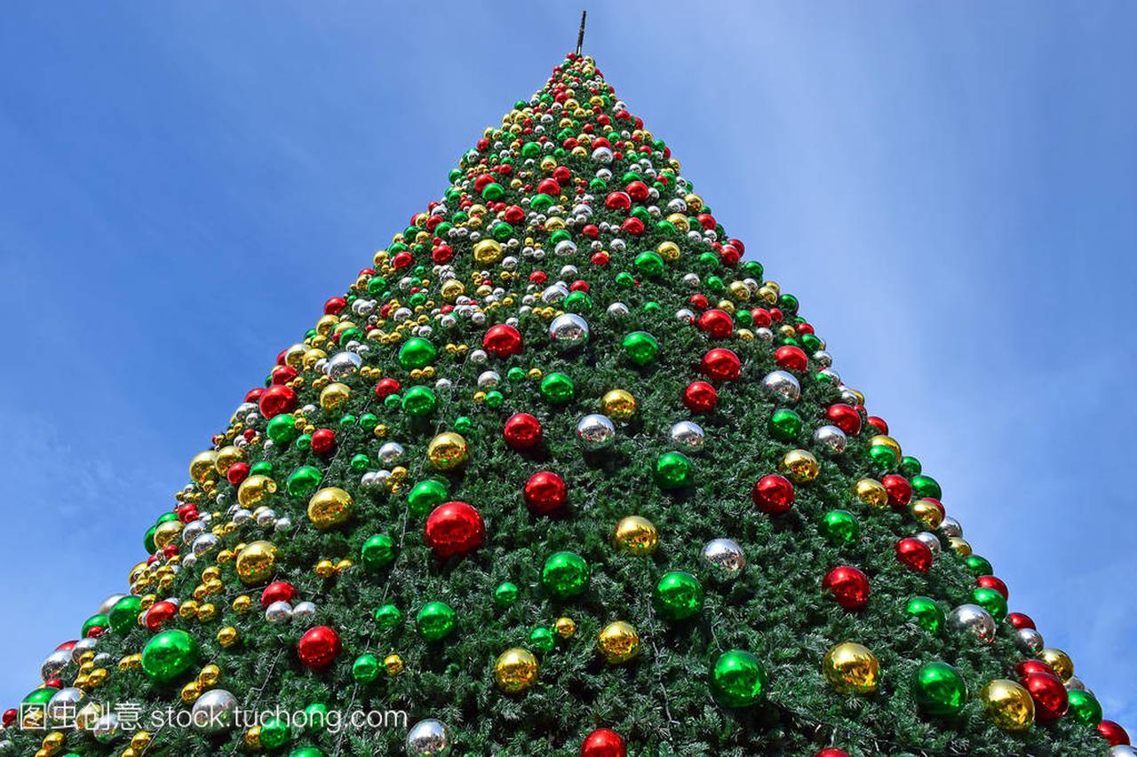 被装饰的圣诞树片断在拿撒勒, 以色列作为新年