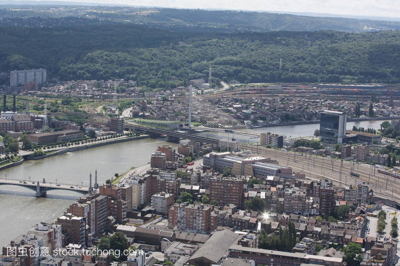 比利时城市景观与河流鸟瞰图