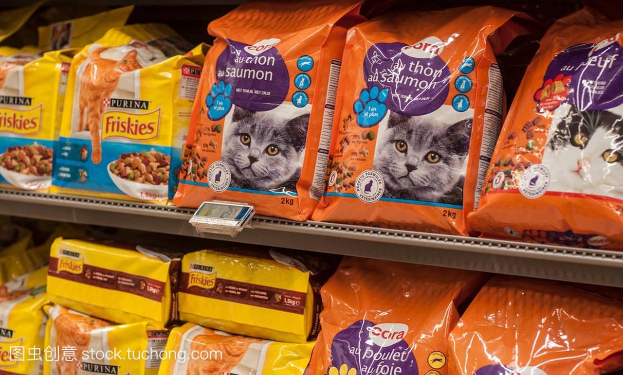 乱猫食品的特写, 在科拉超市的法国品牌