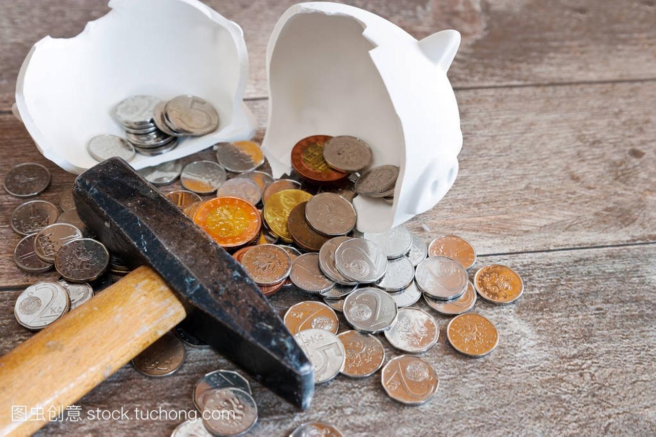 捷克财政和经济-小猪银行和捷克克朗货币-硬币