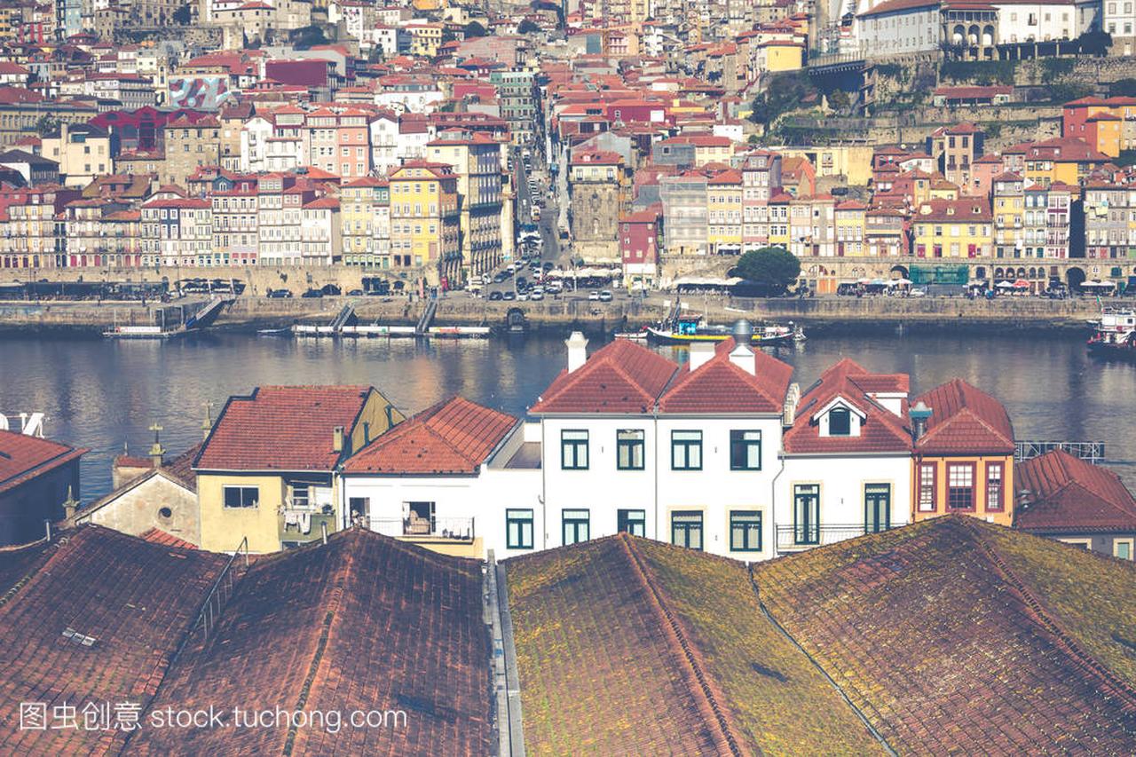 波尔图, 葡萄牙-2018年1月18日: 杜罗河河和 R