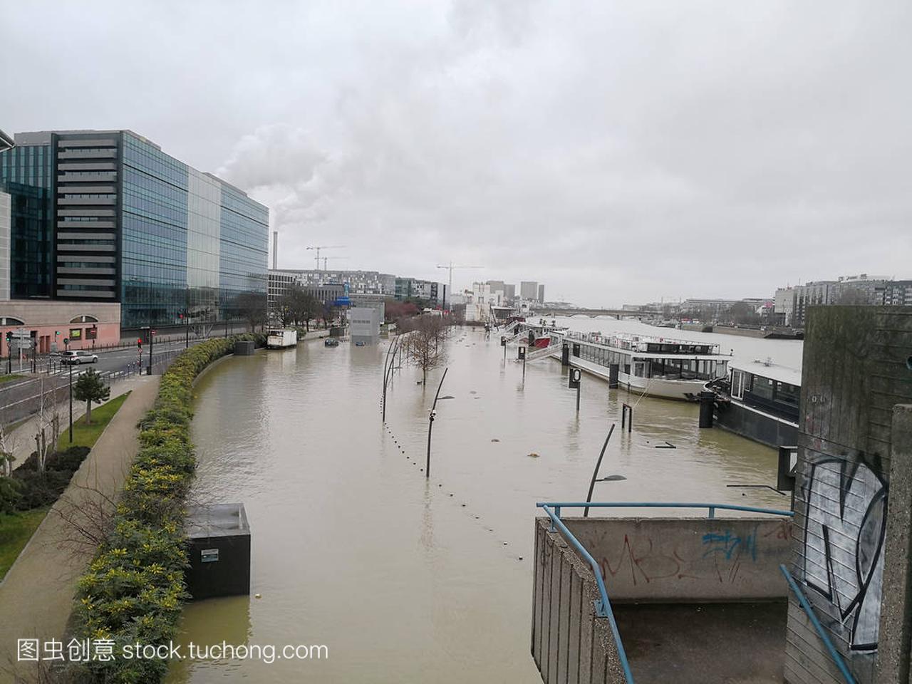 巴黎, 法国-2018年1月28日: 百年来最严重的洪