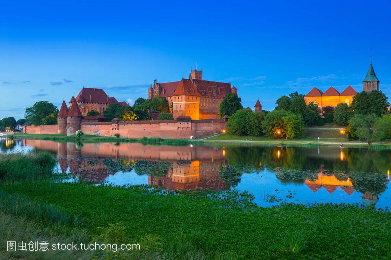 Malbork 在黄昏, 波兰的日耳曼人命令城堡