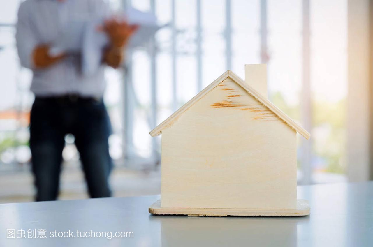 木制房屋模型, 在施工现场, 对技术员、建筑师或