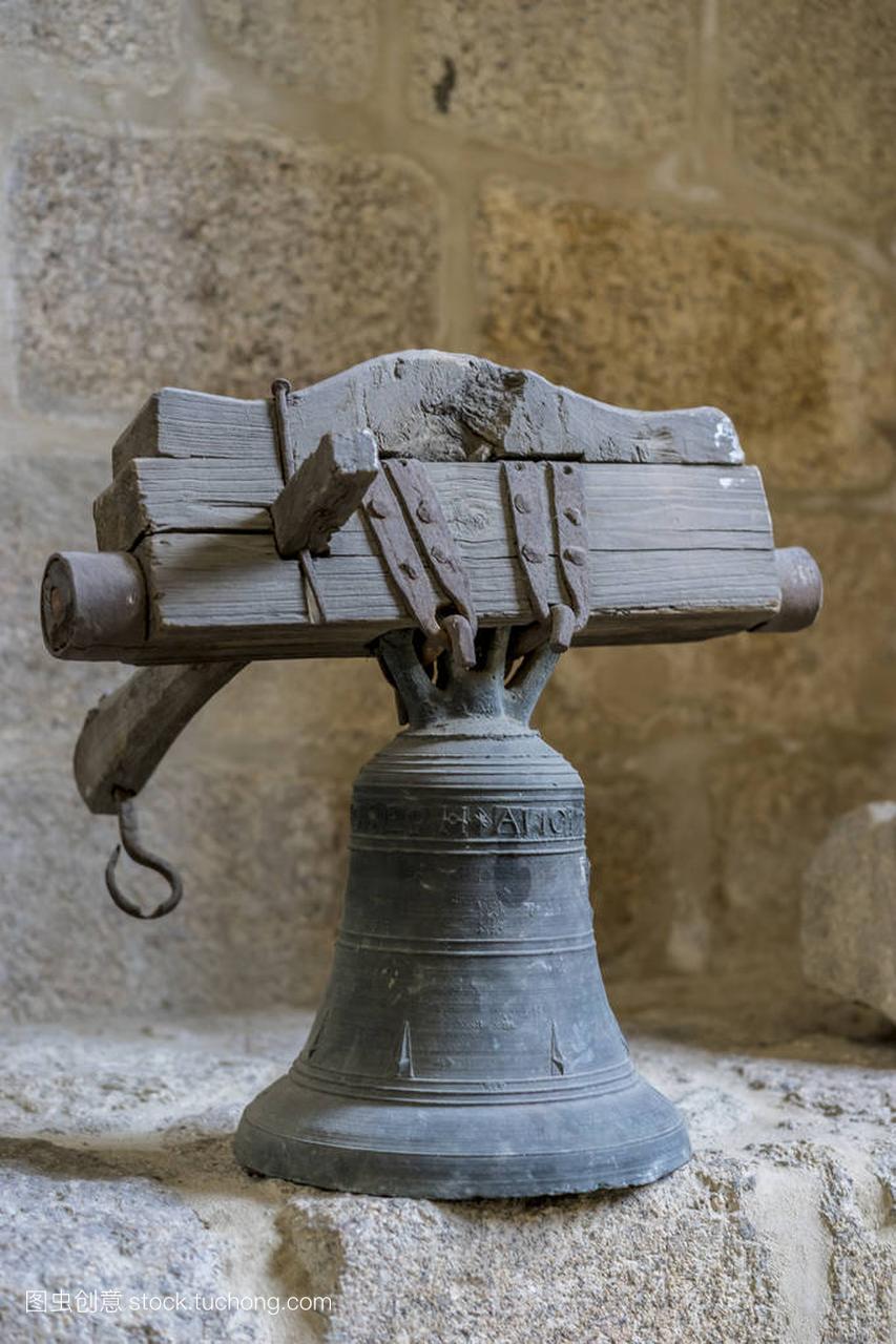 声音, 教堂钟声在西班牙拉科鲁尼亚大教堂内。