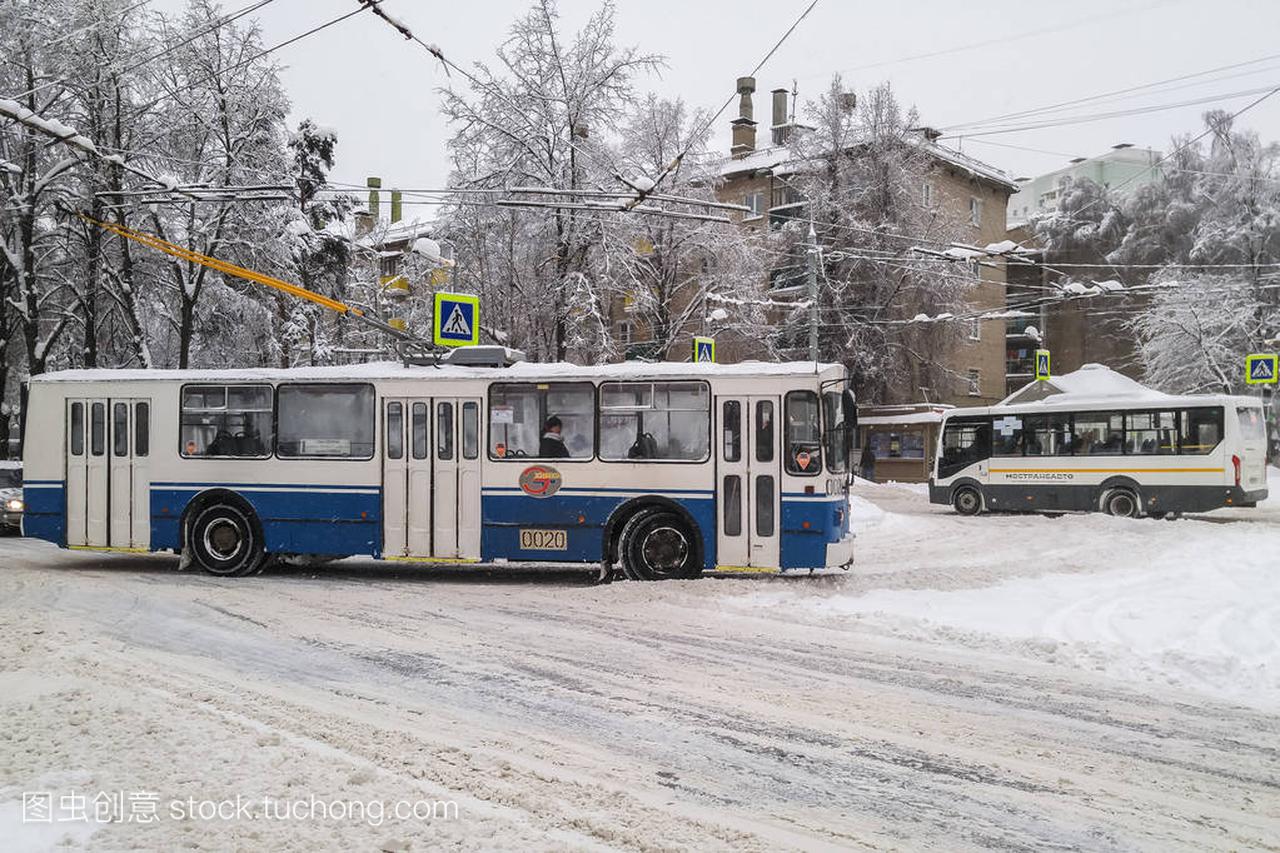 希姆基, 莫斯科地区, 俄罗斯-2月04日: 电车 Ziu