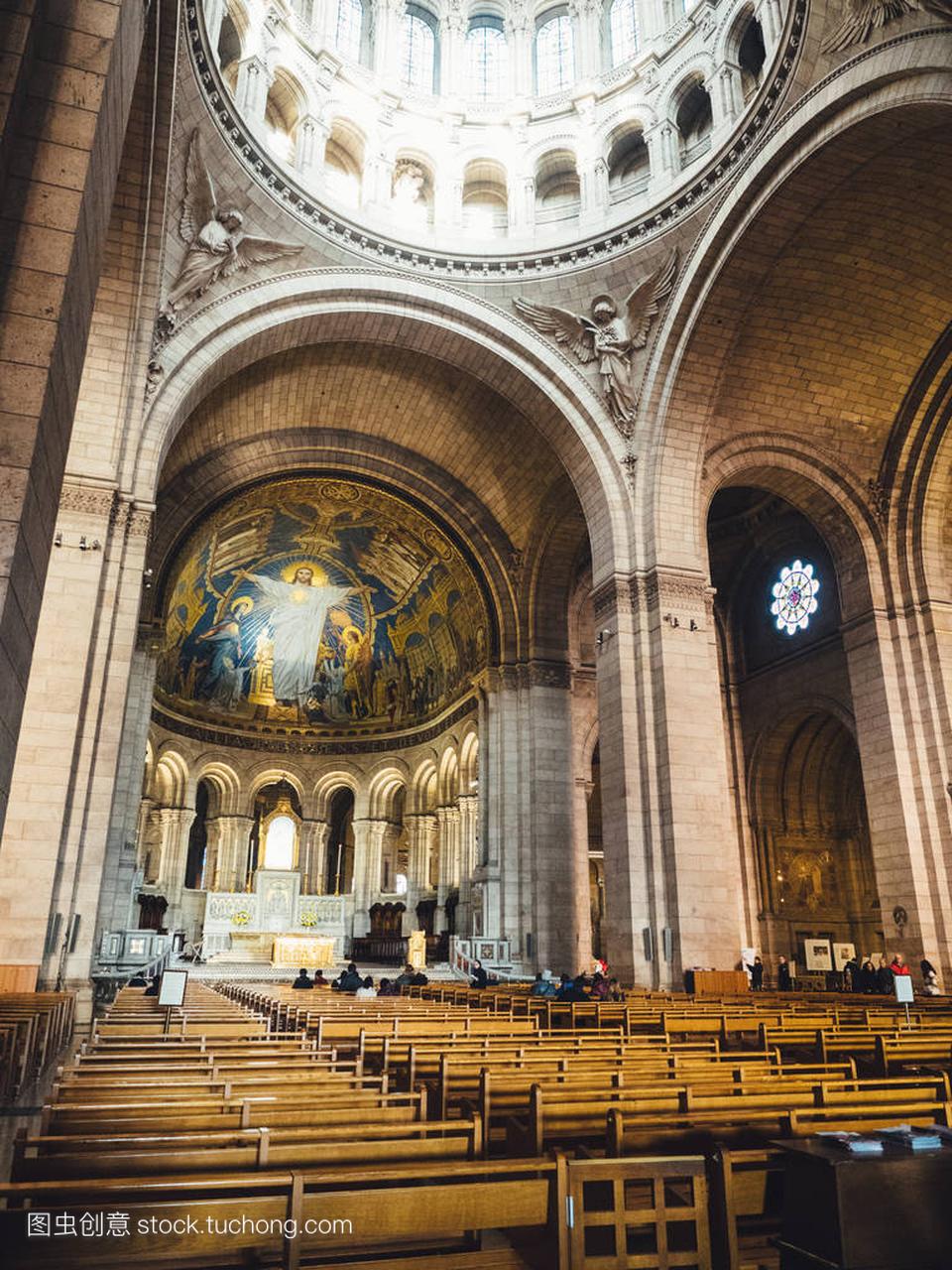 巴黎, 法国-1月19日: 圣心大教堂的内部。圣心大