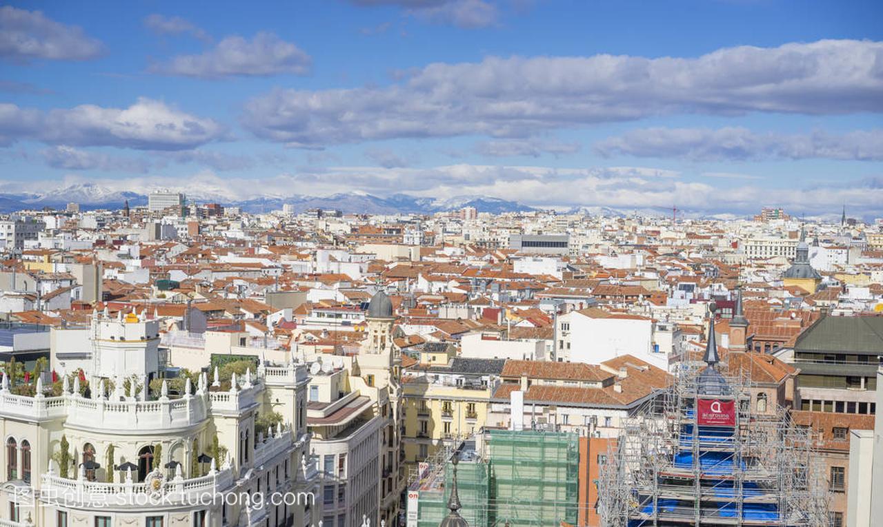 全景鸟瞰的 gran via,在马德里,西班牙,欧洲的首