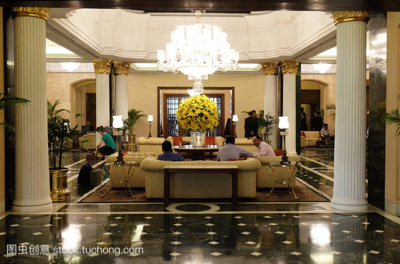 大酒店前身为大酒店, 坐落在加尔各答的中心尼