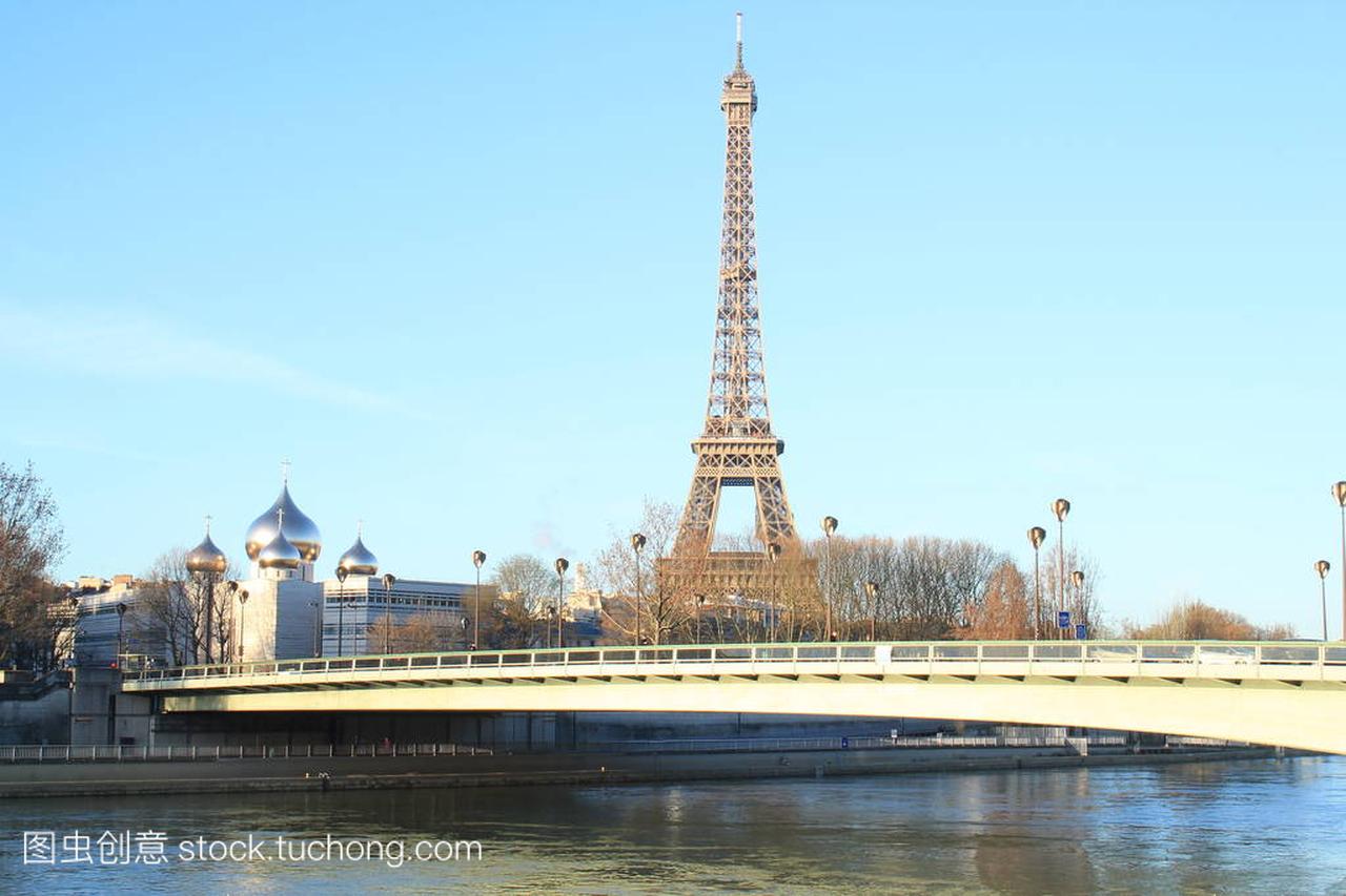 巴黎的埃菲尔铁塔和塞纳河, 首都和法国人口最