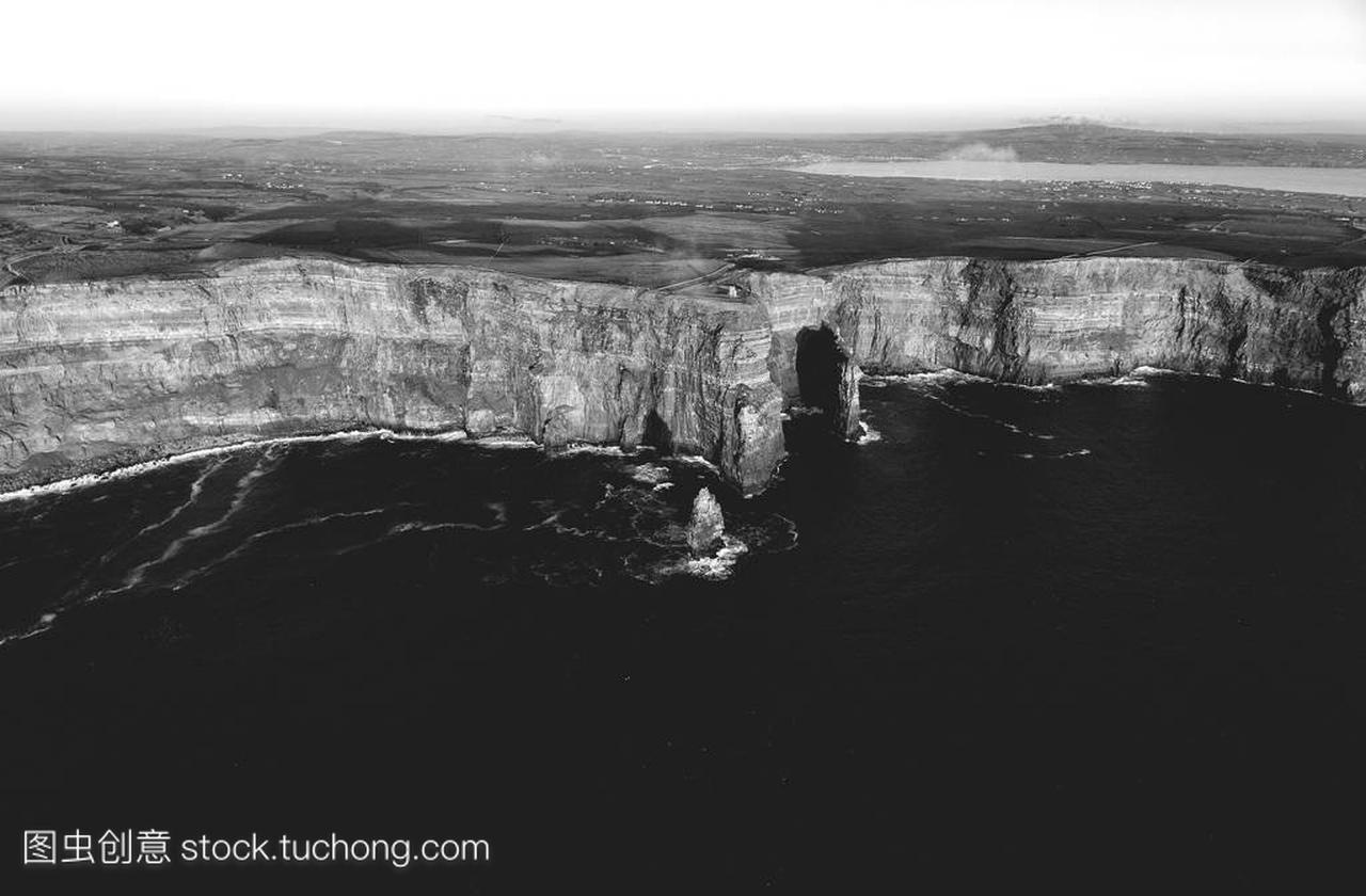 美丽的黑白风景空中无人机视图爱尔兰峭壁莫赫