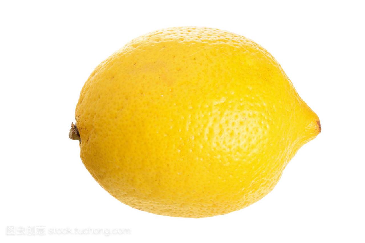 一个柠檬在白色背景下被隔离。热带水果。平躺
