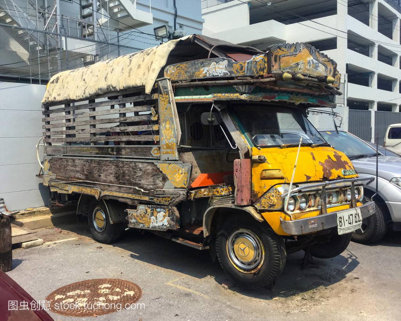 曼谷, 泰国-2018年4月10日: 私人老式汽车丰田