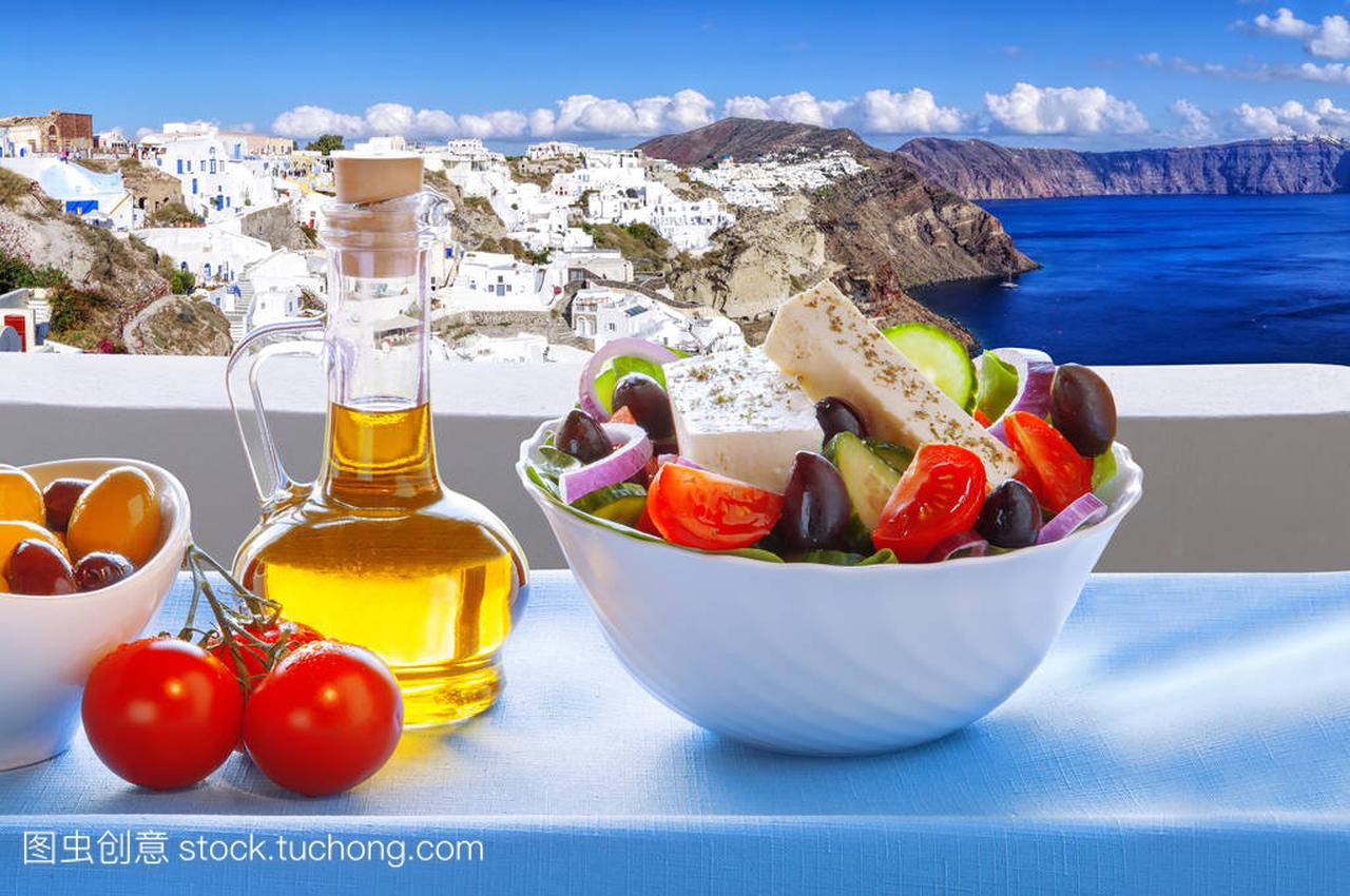 希腊对希腊圣托里尼岛著名的伊亚村的沙拉