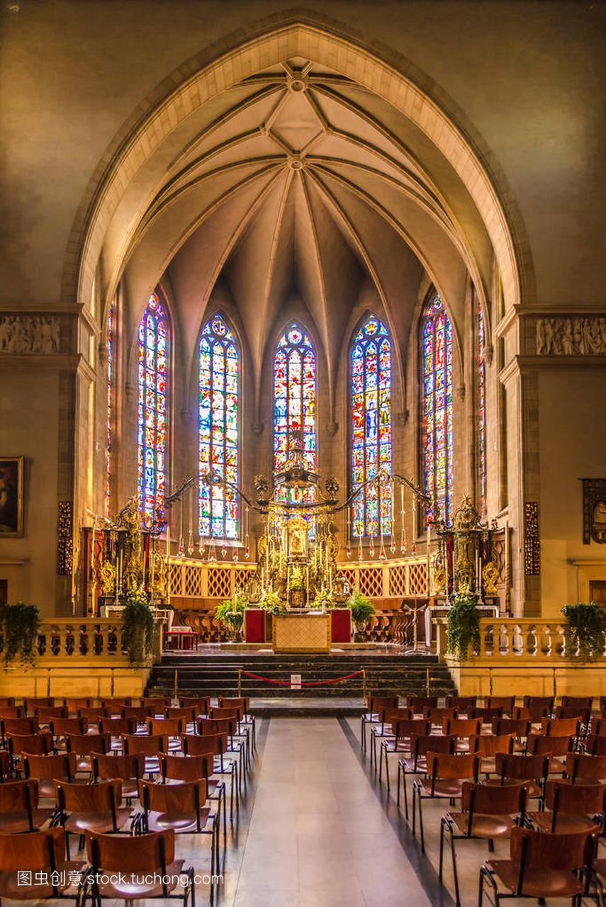教堂圣母院在卢森堡市。卢森堡是欧洲最小的国