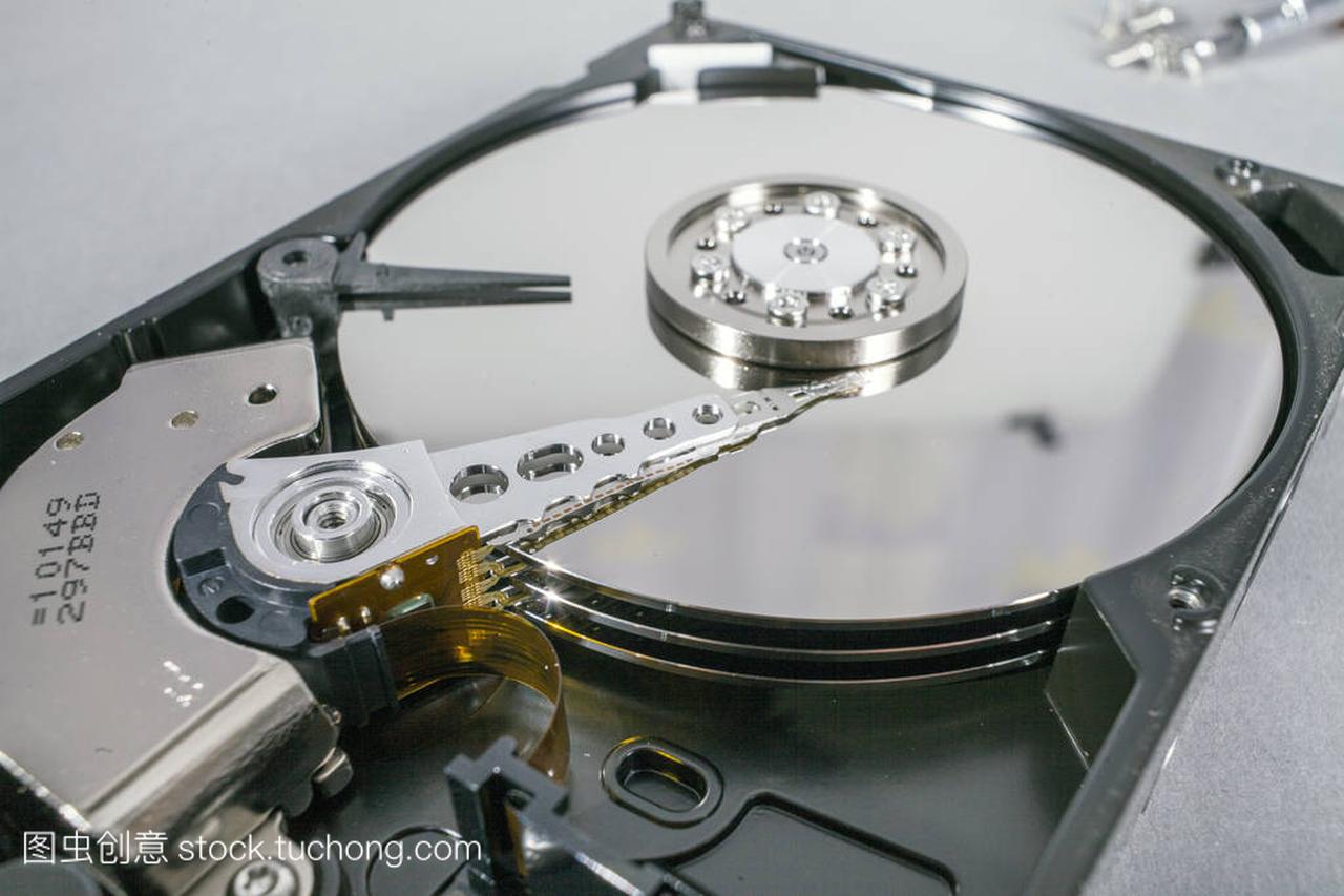 Hard disk drive platter. Open hdd hard disk. Da