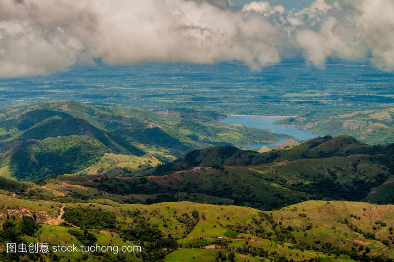 ndscape of mountains of Panama, in Reserva F